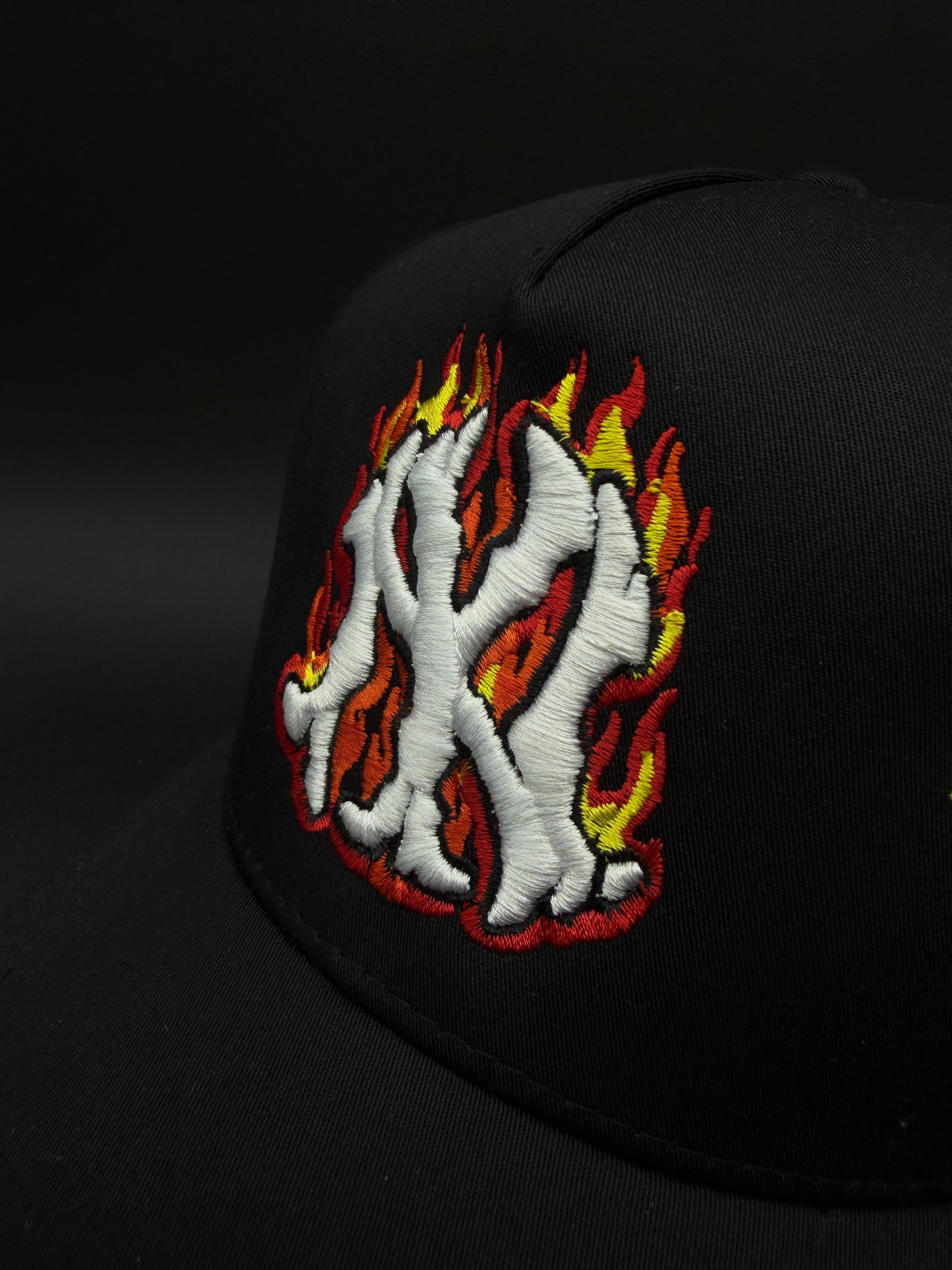 GORRA NY X CHARIZARD